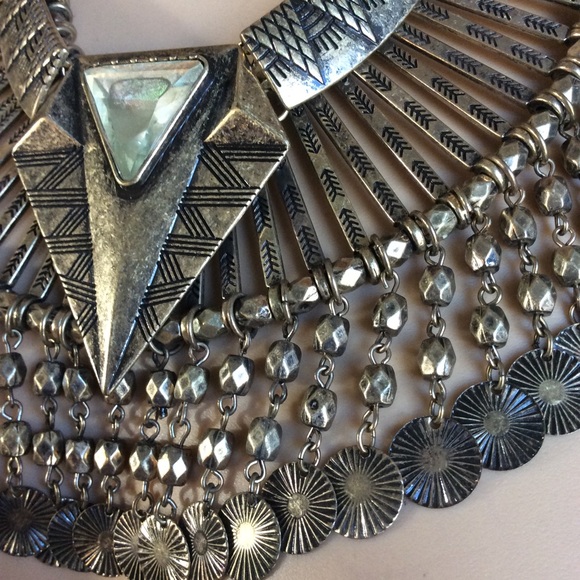 🌸GOLD BRONZE NECKLACE BIB LARGE GODDESS EGYPTIAN - Picture 3 of 8